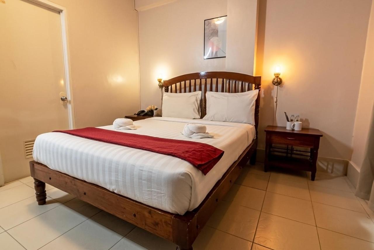 Kiwi Hotel Cebu Buitenkant foto