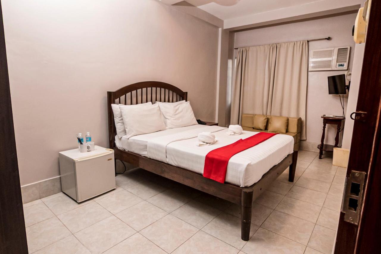 Kiwi Hotel Cebu Buitenkant foto