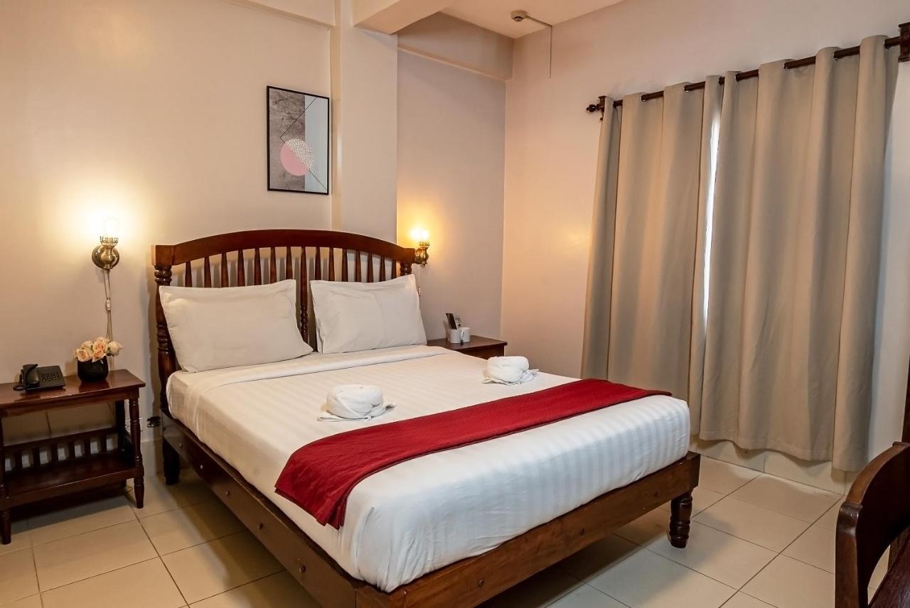 Kiwi Hotel Cebu Buitenkant foto