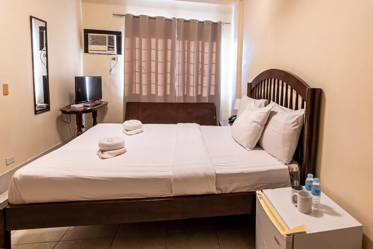 Kiwi Hotel Cebu Buitenkant foto