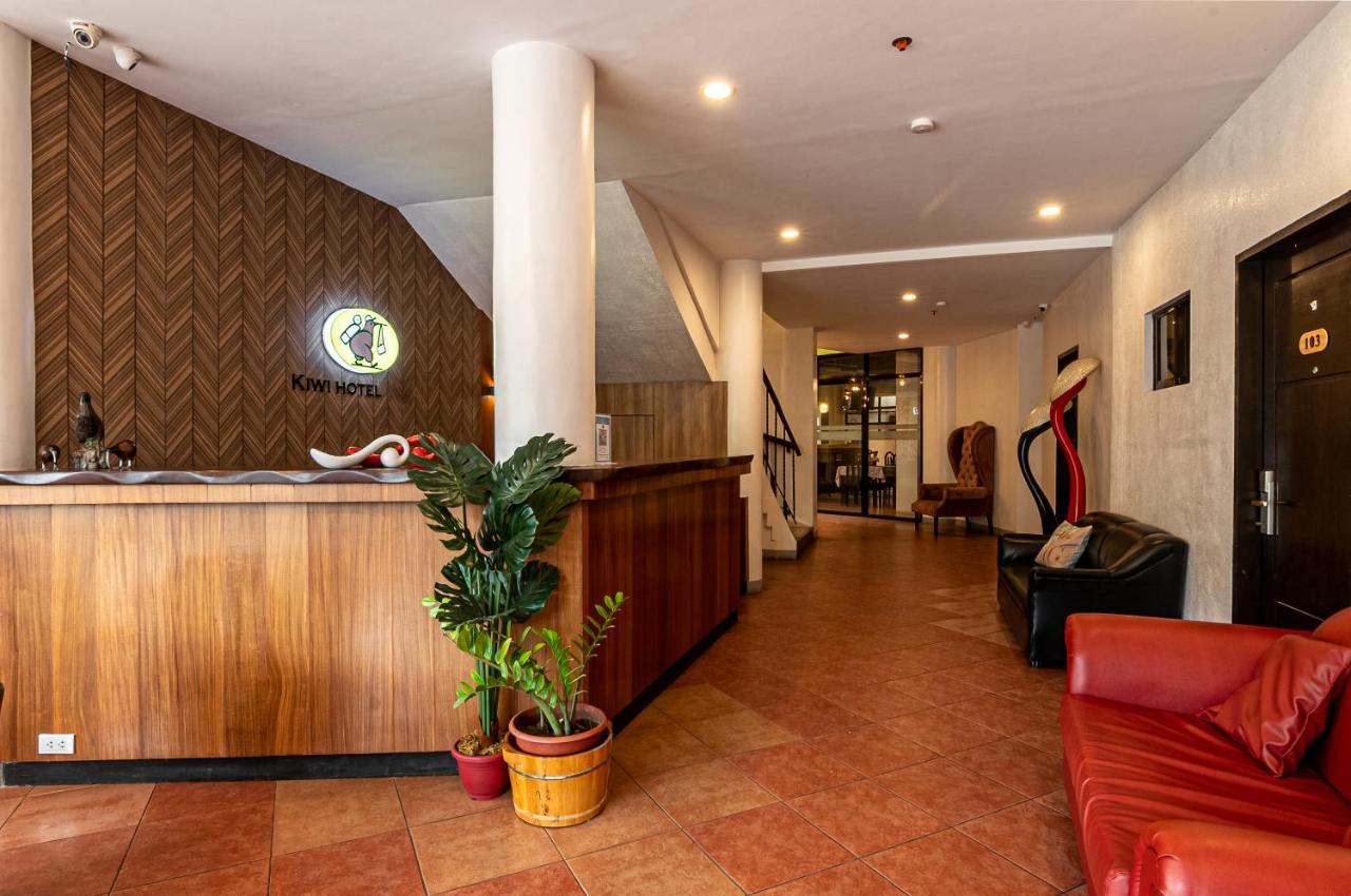 Kiwi Hotel Cebu Buitenkant foto