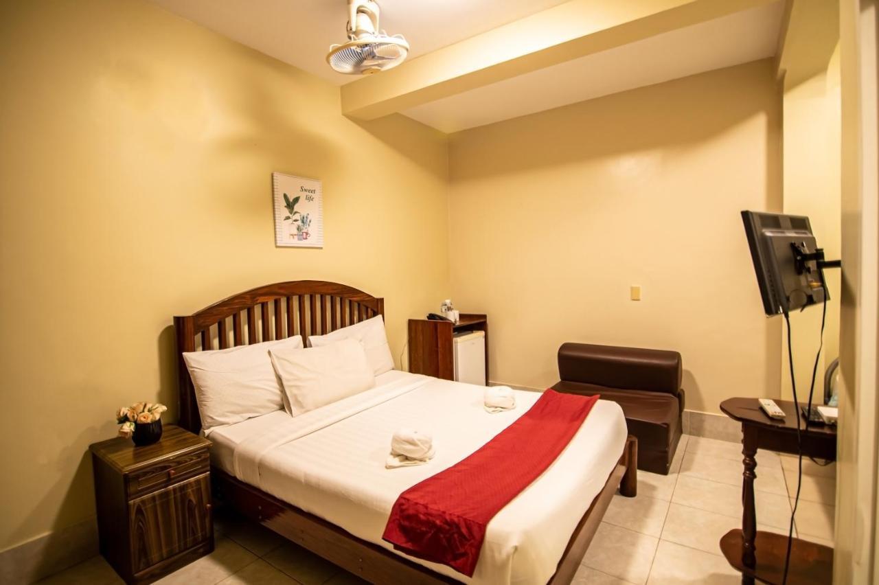 Kiwi Hotel Cebu Buitenkant foto