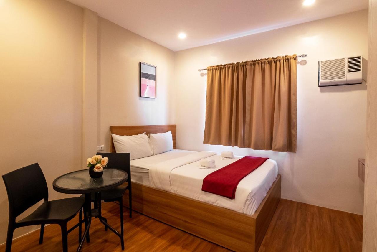 Kiwi Hotel Cebu Buitenkant foto